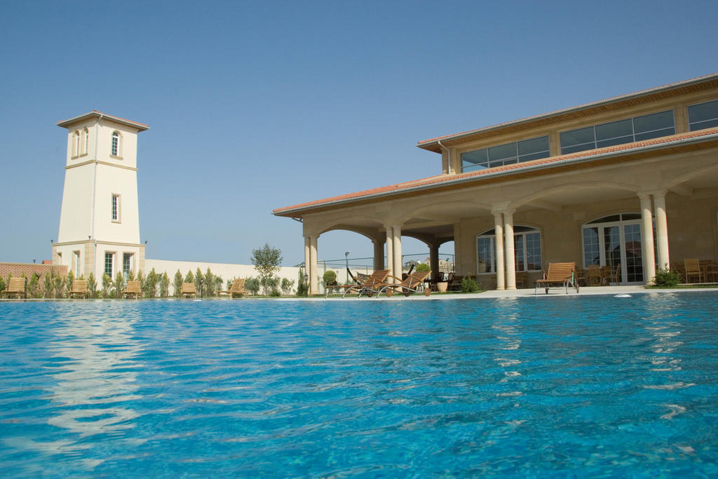 Р­РјРёРЅ Sea Breeze Resort