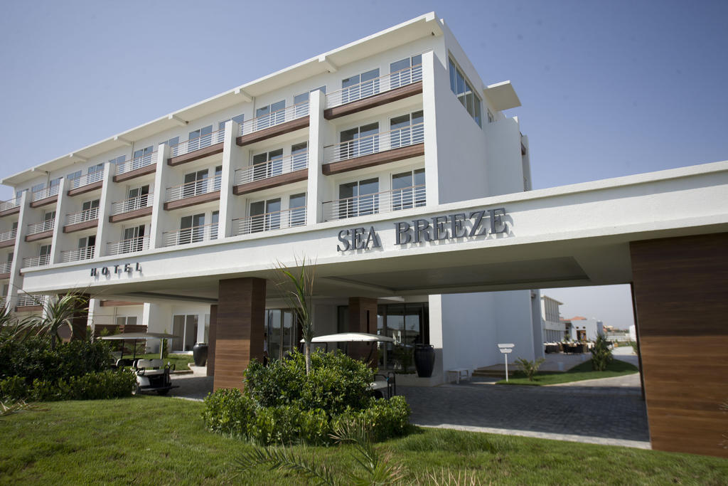 Р­РјРёРЅ Sea Breeze Resort